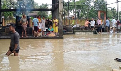 জলের তলায় শ্মশান! প্যাকেটে মোড়া মৃতদেহ ভাসছে, শিলচরে বাড়ছে দুশ্চিন্তা