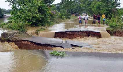 একটানা বর্ষণে অসমের বন্যা পরিস্থিতির অবনতি, ক্ষতিগ্রস্ত ১০ জেলার ৩৮ হাজার মানুষ