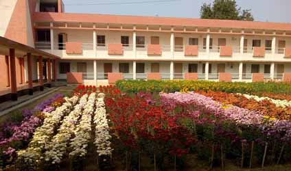 পর্ব-১৮: আকাশ এখনও মেঘলা
