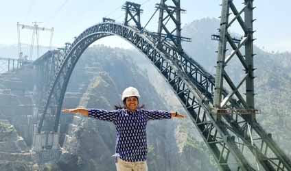 পৃথিবীর সর্বোচ্চ একক আর্চ ব্রিজের নির্মাণে বিনয়ী এক অধ্যাপিকা