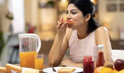 পেটের স্বাস্থ্যের জন্য ‘ভাইরাল’ ডায়েটে বাড়তে পারে সমস্যা, ৩টি প্রবণতা থেকে সতর্ক থাকতে হবে