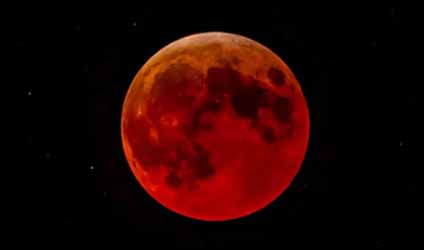 রবিবার পূর্ণগ্রাস চন্দ্রগ্রহণ, কখন ও কোথায় দেখা যাবে? আবার কবে ভারত থেকে এই ‘রক্তচাঁদ’ দেখা যাবে