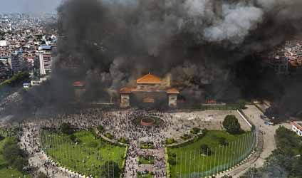 নেপালের শাসনভার হাতে নিল সেনা, দেশ জুড়ে কার্ফু জারি! জেল ভেঙে পালানোর চেষ্টা রুখতে গুলি, হত পাঁচ