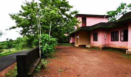 পর্ব-৪২: আকাশ এখনও মেঘলা