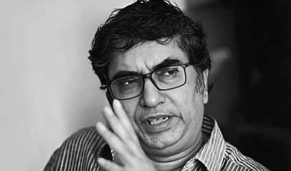 প্রয়াত অনীক দত্ত, নিজের বাড়িতে ছাদ থেকে পড়ে গুরুতর জখম অবস্থায় হাসপাতালে নিয়ে যাওয়া হয়েছিল ‘ভূতের ভবিষ্যৎ’-এর পরিচালককে